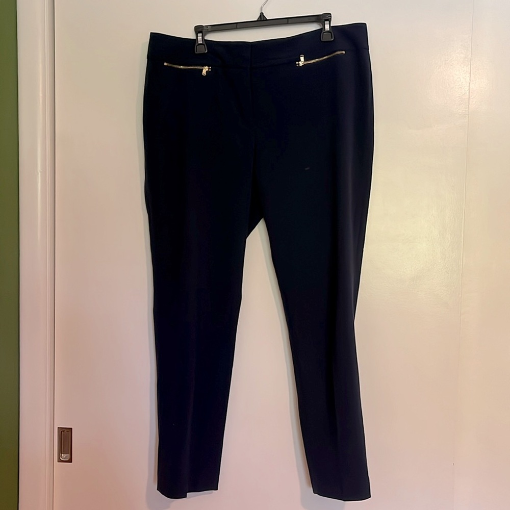 Nine West Capri or Ankle Pants, size 14, navy